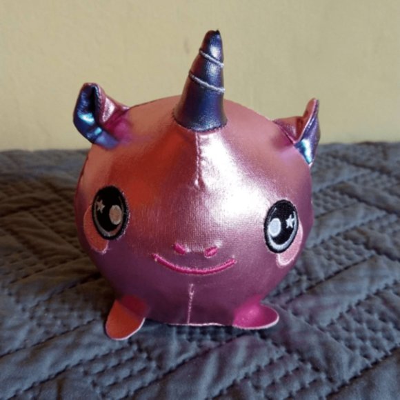 SQUEEZAMALS Metallic Pink Unicorn Plush - Picture 1 of 1